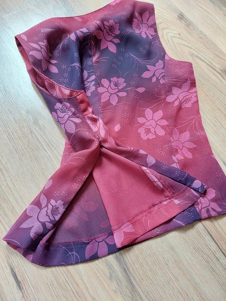 Jemná blúzka bez rukavov, m