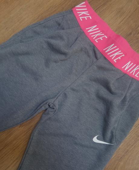 Nike dlhšie kraťasy, nike,s