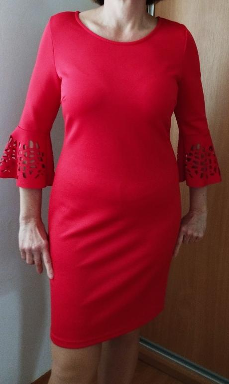 Puzdrové elegantné sýto červené šaty, 40
