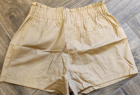 Béžové kraťasy, gate,xs