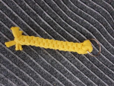 Prívesok klucenka krasna zlta,
