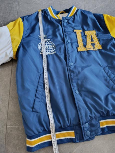 Prechodná hrubšia bunda, zara,152