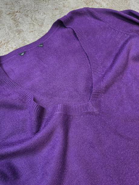 Fialovy predlzeny sveter, 36