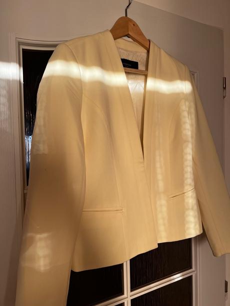 Svetložlté sako resrved 38, reserved,m