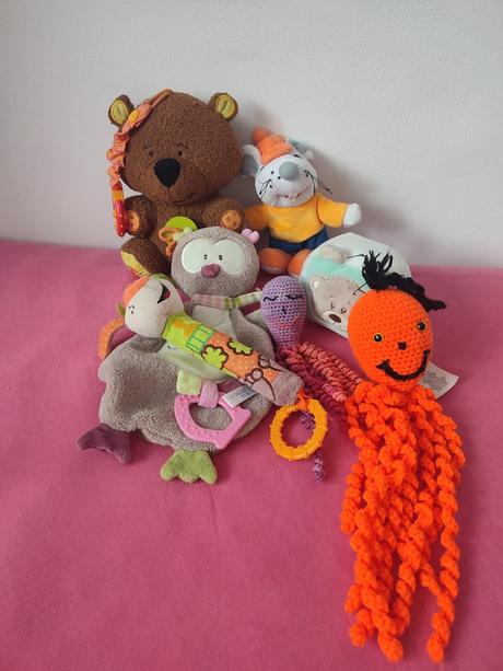 Plyšové hračky a hryzatka, 