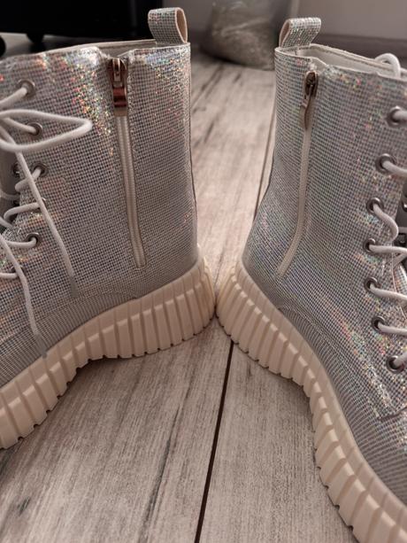 Holografické čižmy shein, 40