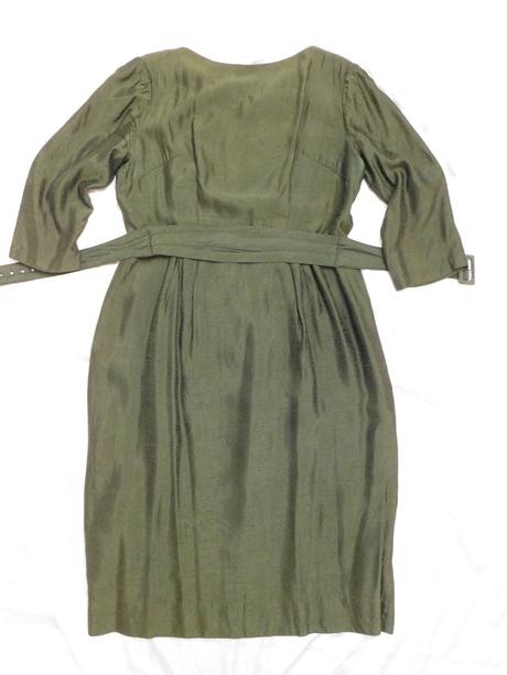 Brigitte pekne vintage šaty, 42