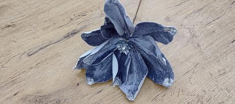 Vianočná ruža - šedo strieborná - 300 mm, 