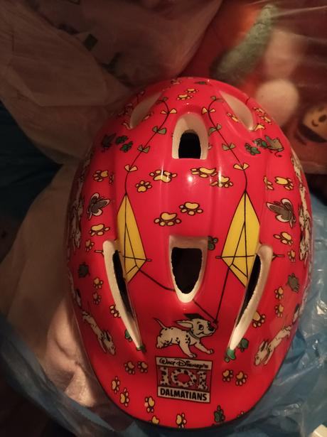 Prilba už aj s poštou, xs