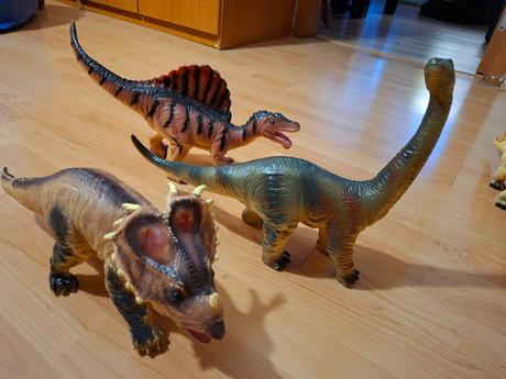 Dinosaury, hracky, 