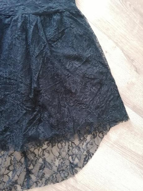 Čipkované šaty, s