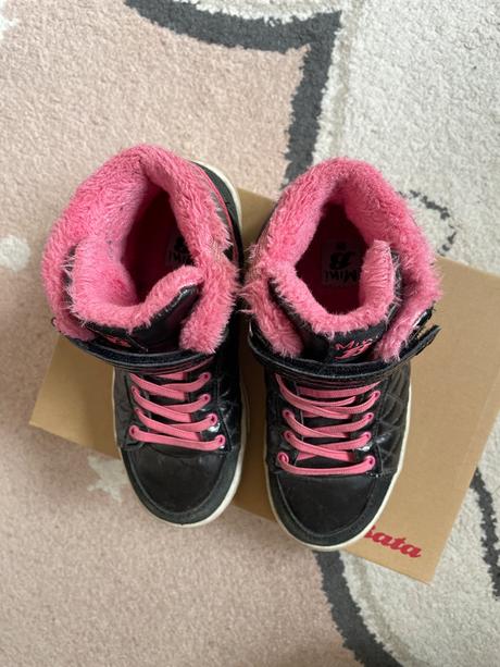 Prechodne clenkove topanky, baťa,33