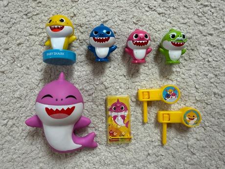Baby shark sada - puzzle+figurky+box,