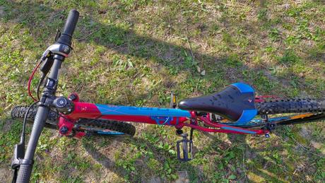 Bicykel cube 240, 24