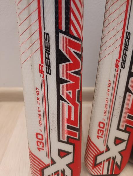 Lyže a lyžiarky, 130-139 cm