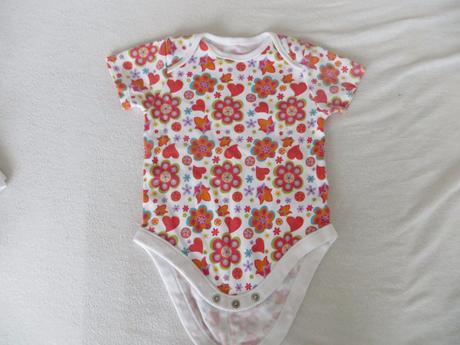 Kvetinové body s krátkym rukávom, f&f,74