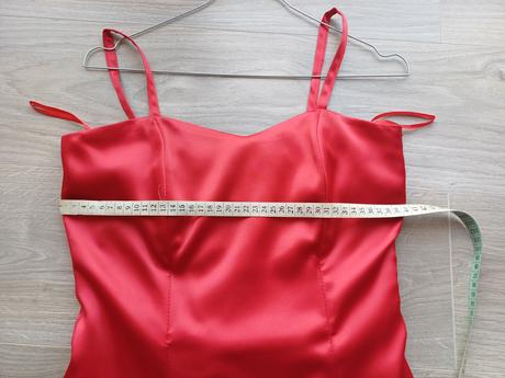 Spoločenské šaty, 38