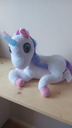 Luna - interaktivny jednorožec, 