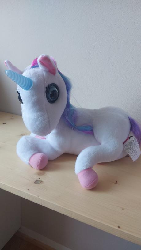 Luna - interaktivny jednorožec,
