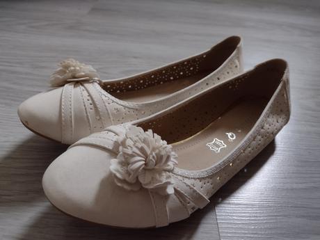 Biele balerínky s kvetinkou, 39