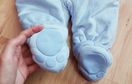 Baby blue overal, 62