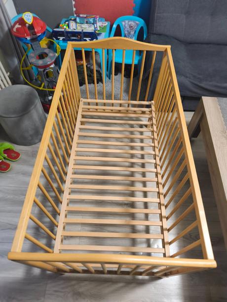 Detská postieľka,