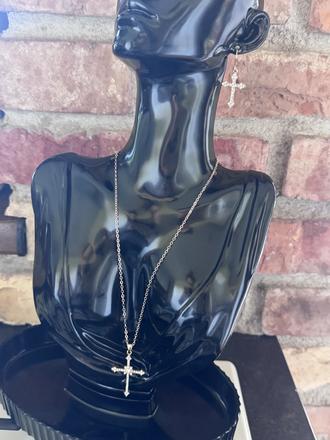 Set náušnice a retiazka s príveskom,