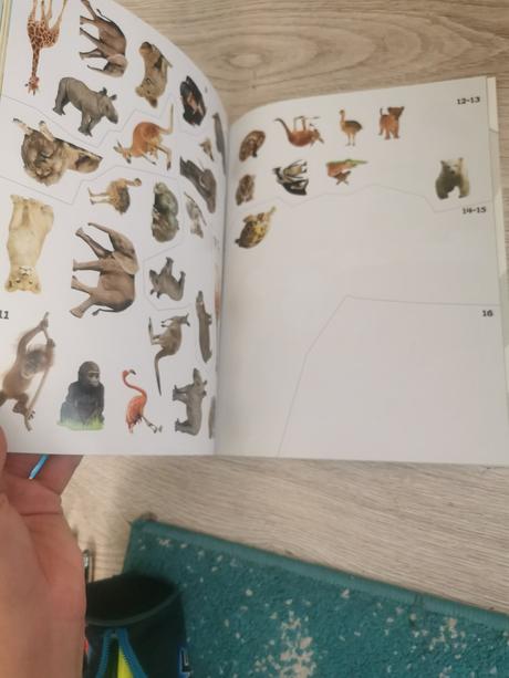 Kniha roztomilé mláďatká so samolepkami,