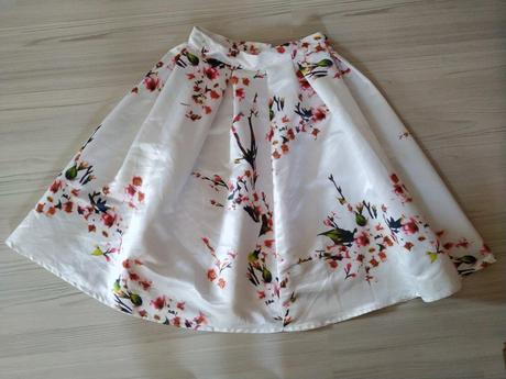 Sukňa na príležitosť, s