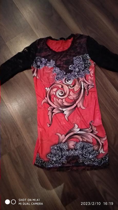 Šaty tunika s čipkovaným rukavom, active,s