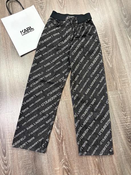 Karl lagerfeld široke dievcenske rifle č.152, 152