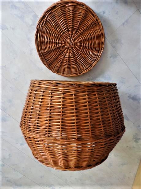 Prútený kôš s príklopom, 