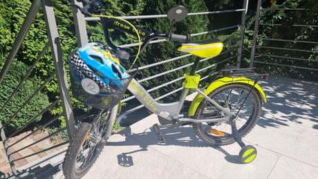 Ako nový bicykel s pomocnými kolieskami a košíkom, 16