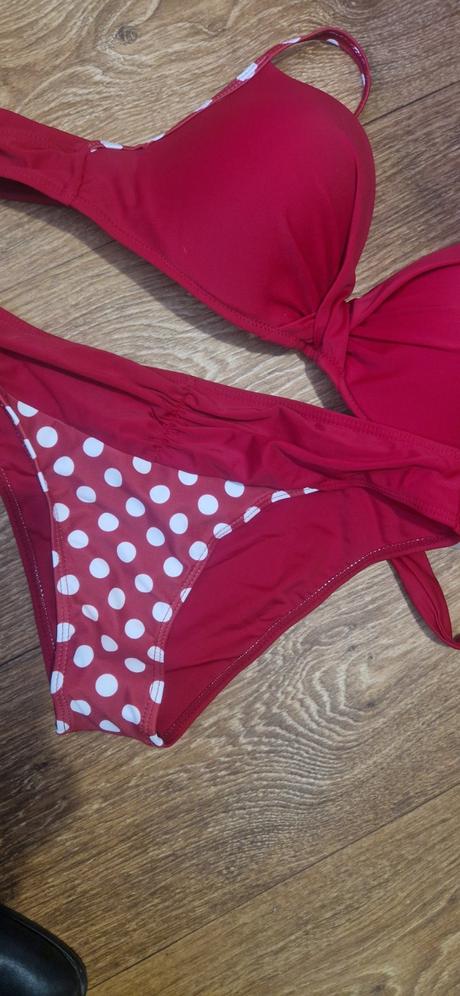 Krásne bodkované plavky, m