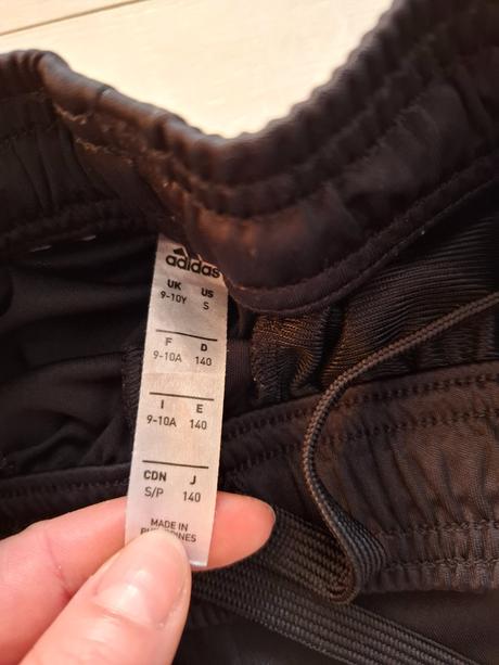 Trojštvrťove tepláky, adidas,140