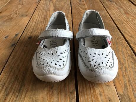 Kožené sandalky, 24