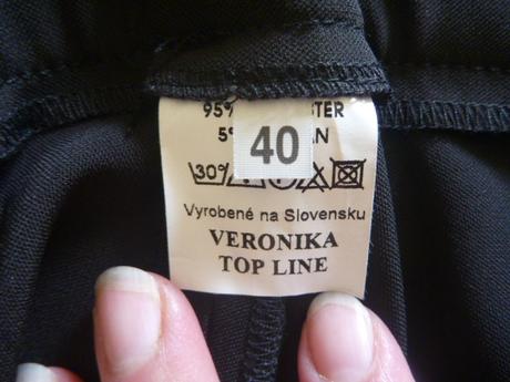 Dámsky kostým + tričko zdarma, 40