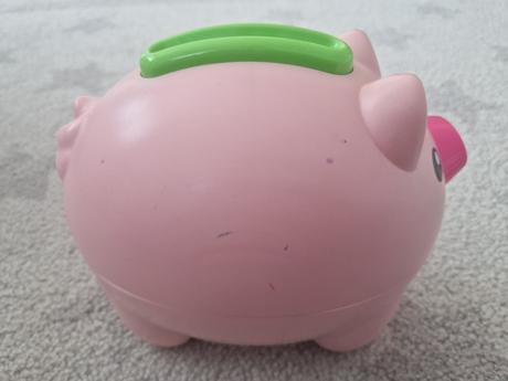 Prasiatko - pokladnička, 