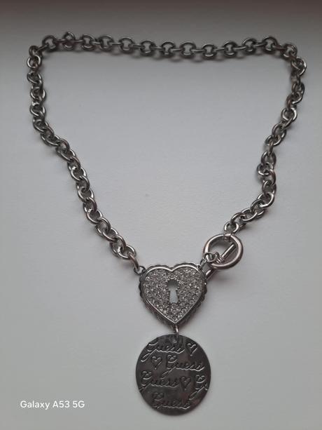 Skvelá retiazka guess, guess