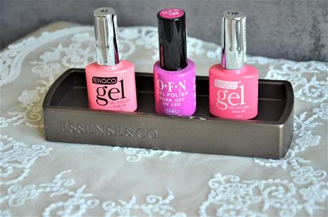 Stojan na laky,parfémy..,