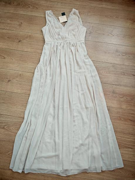 Krásne jednoduché šaty, m