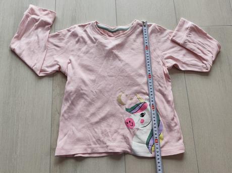 Predám dievčenské pyžamo, 122