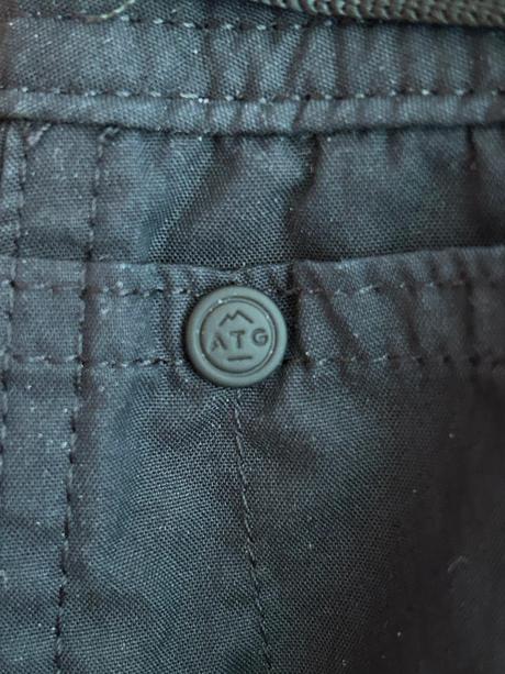 Outdoorové čierne nohavice zn.wrangler atg 2v1, wrangler,l