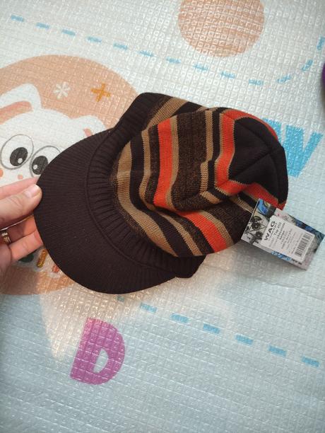 Nové pletené šiltovky, 