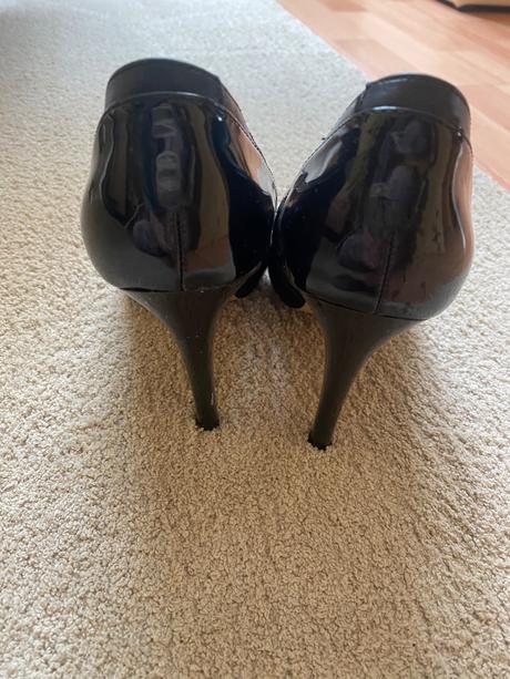 Čierne lodičky, 35