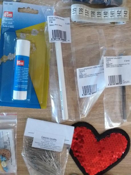 Galantéria, gombíky, pomôcky na šitie,