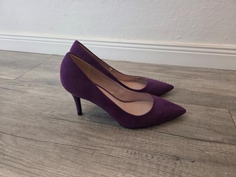 Fialové lodičky, next,41