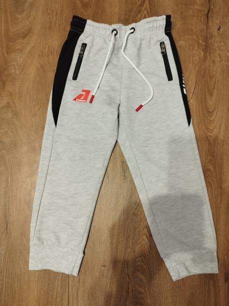 Tepláky zn. authority v. 104/110, authority,104