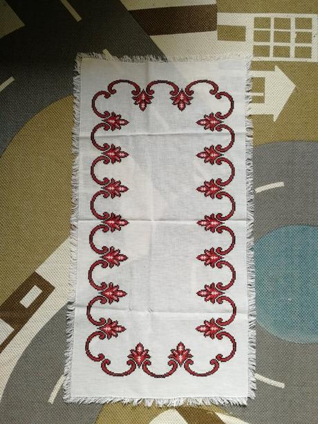 Obrúsok vyšívaný, 