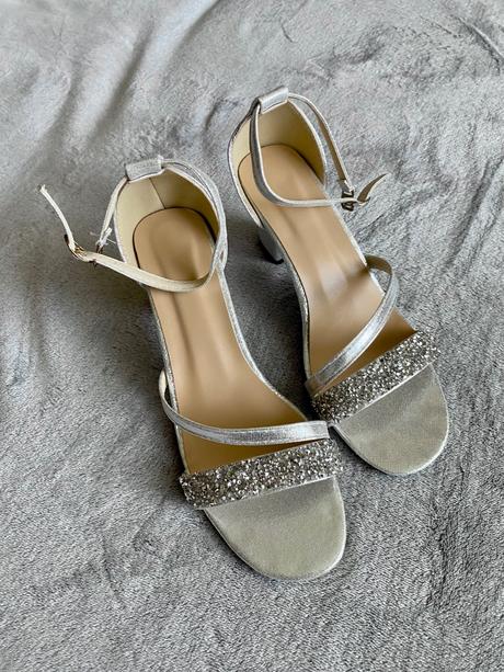 Strieborne sandale, 38